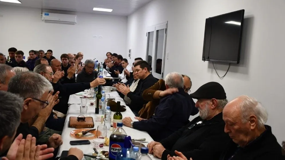 Cena por el Día de Bomberos 